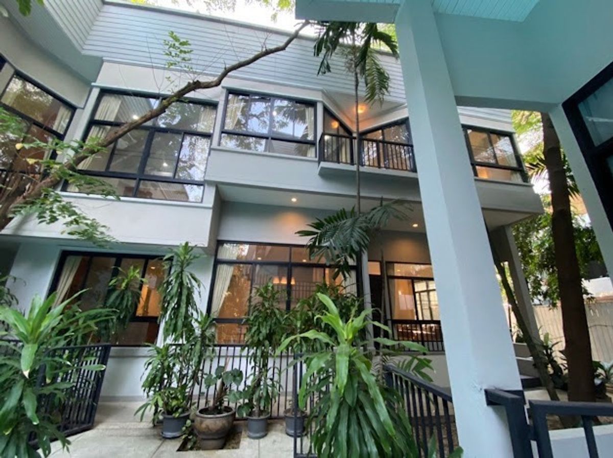 ให้เช่าบ้านสุขุมวิท อโศก ทองหล่อ : House for Rent Petfriendly Thonglor Area 4 Bedroom🐶🦊😸