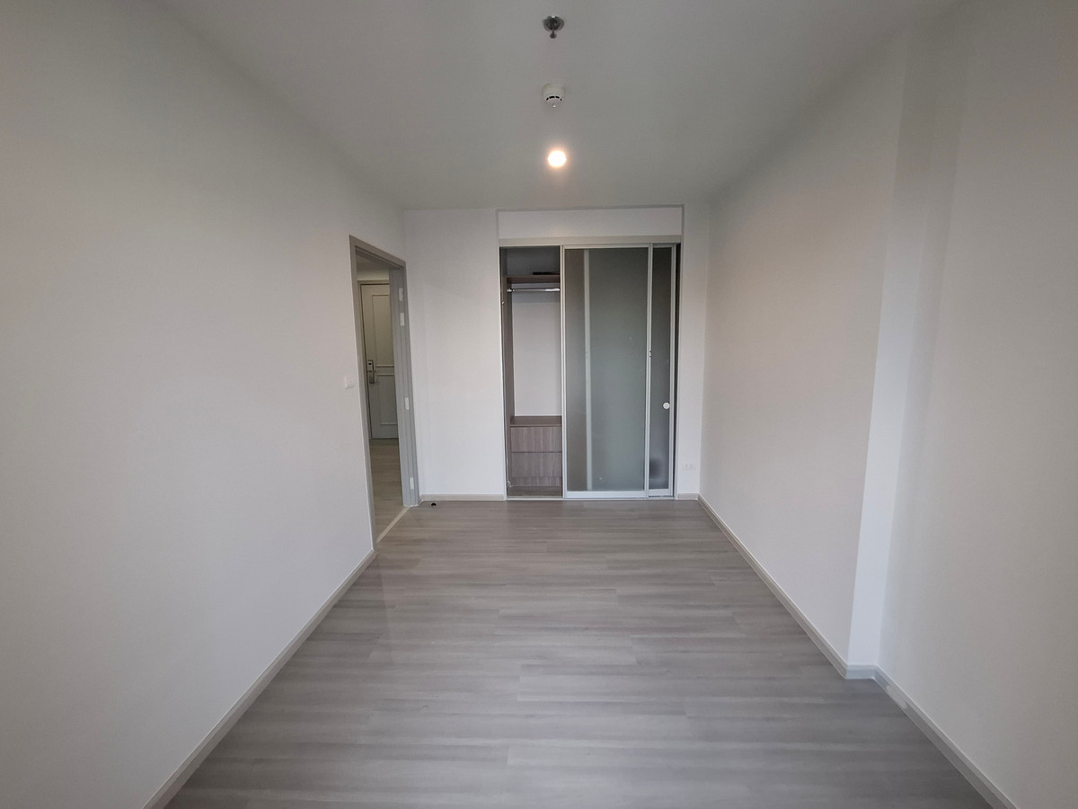 ขายคอนโดปิ่นเกล้า จรัญสนิทวงศ์ : ขายห้องเปล่าแบบมีห้องอเนกประสงค์ รีโนเวทเรียบร้อย