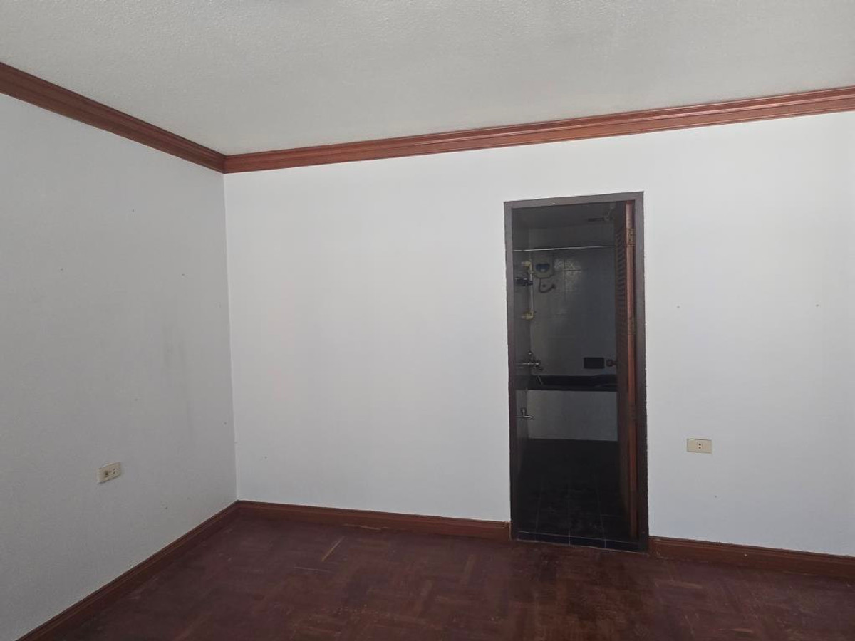 For RentAri,Anusaowaree : Low-rise apartment big 2 bedrooms about 150 sq m. Pet allowed in Phaholyothin around BTS Ai-Sanam Pao good for home office can be company registration