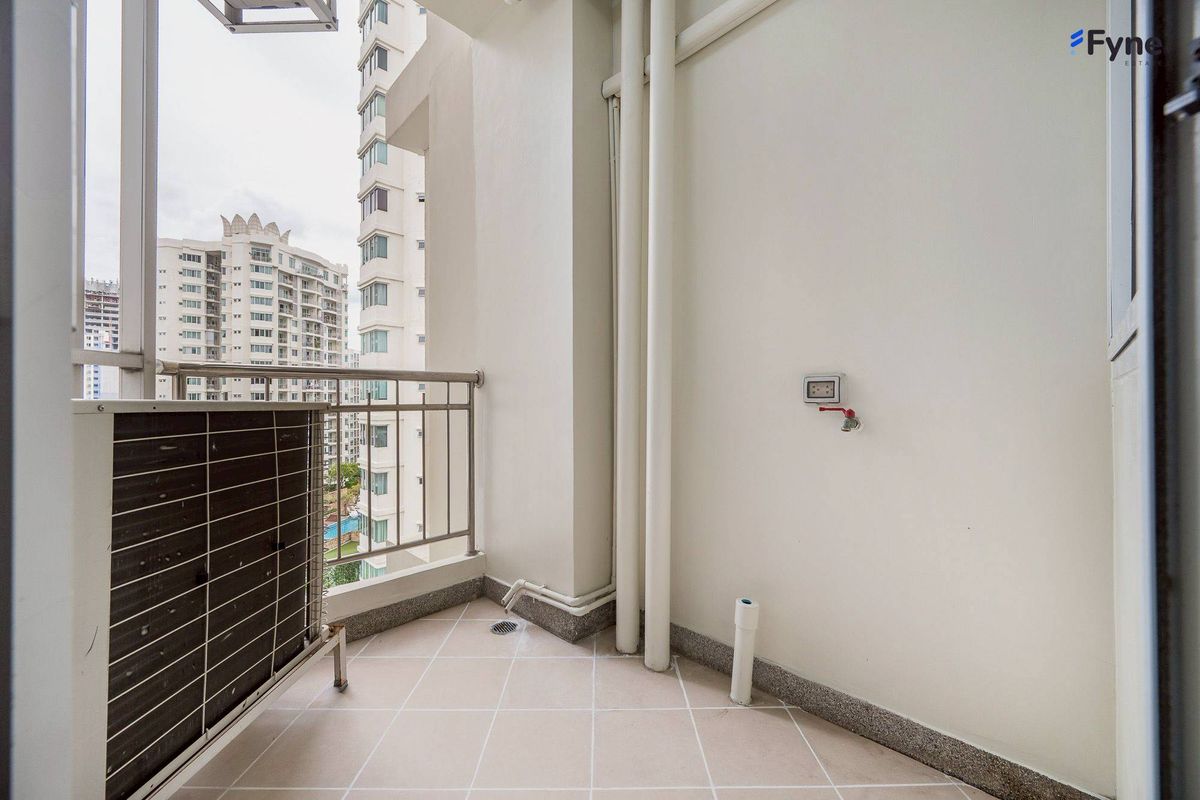 For SaleCondoRama9, Petchburi, RCA : Supalai Wellington, 2 Bedroom Luxurious Condo, near the BTS Cultural Center Private parking