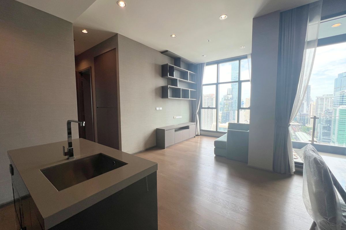 ขายคอนโดสาทร นราธิวาส : ❤️💛💙(For Sale)3 BR. Condo🏢THE DIPLOMAT SATHORN 🚝0m. BTS Surasak