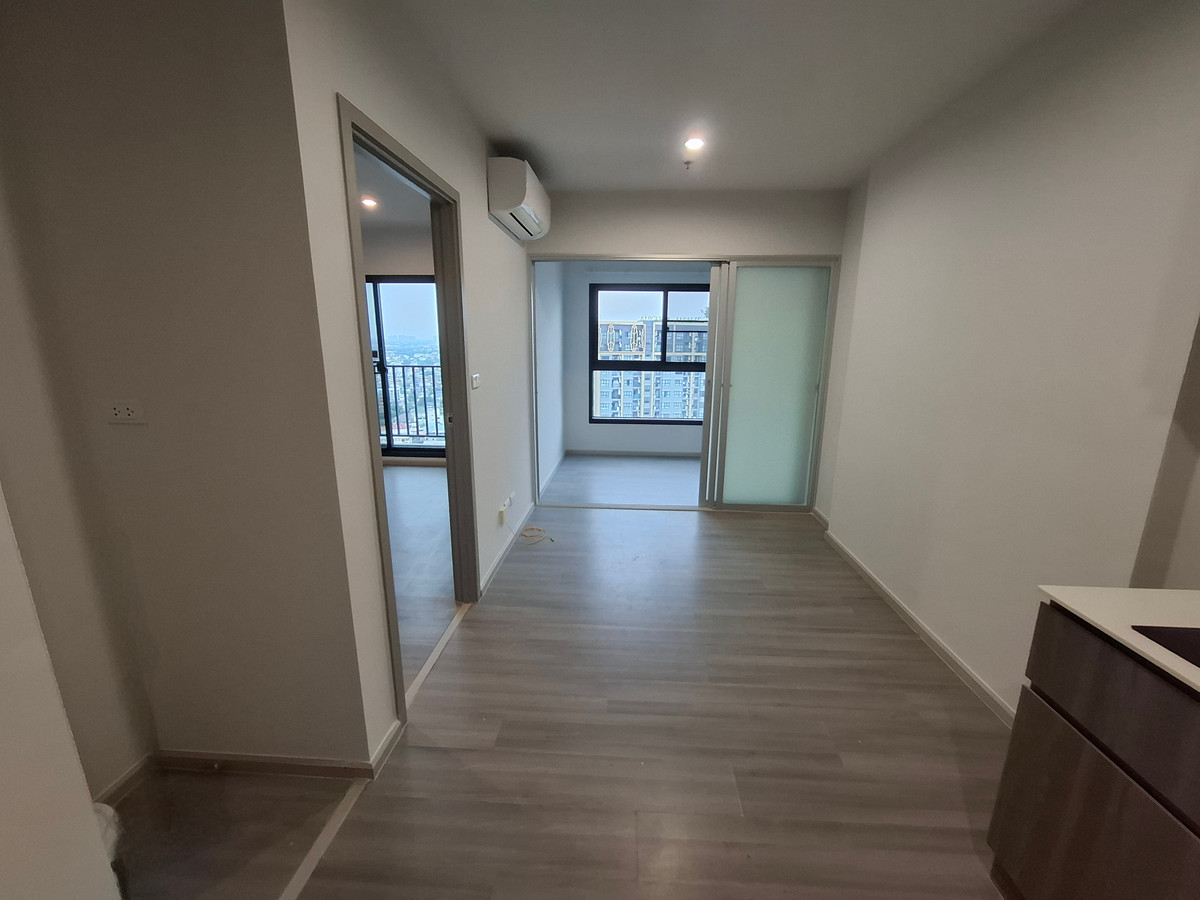 ขายคอนโดปิ่นเกล้า จรัญสนิทวงศ์ : ขายห้องเปล่าแบบมีห้องอเนกประสงค์ รีโนเวทเรียบร้อย