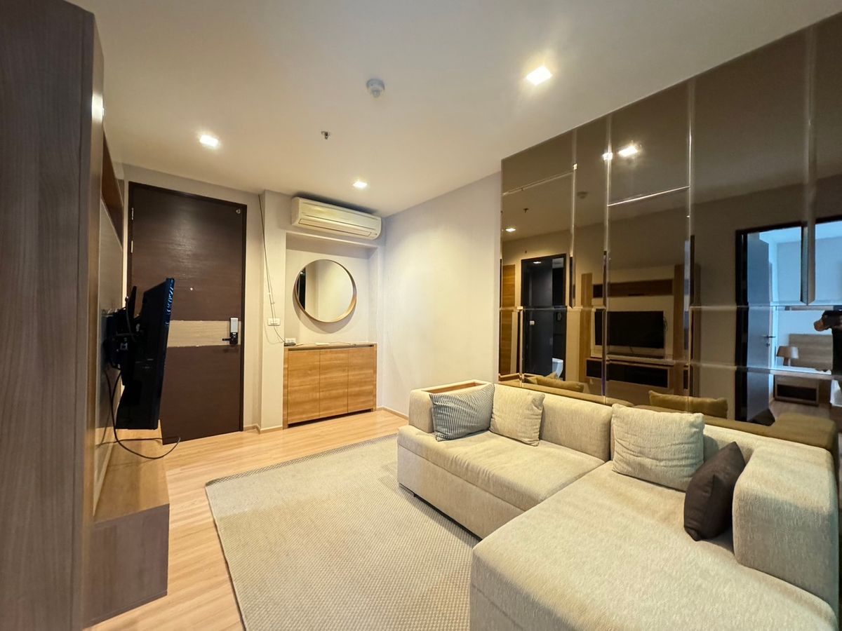 For RentCondoSathorn, Narathiwat : Rhythm Sathorn, River View, Near BTS Saphan Taksin, Fully Furnished, Ready to Move in