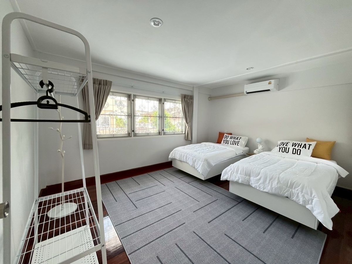 For RentHousePattanakan, Srinakarin : Detached house, Muang Thong 2 Phatthanakan 53 /4 Bedrooms (Rental), Details Muang Thong Pharathanakan 53 /3 (For Rent) FON180