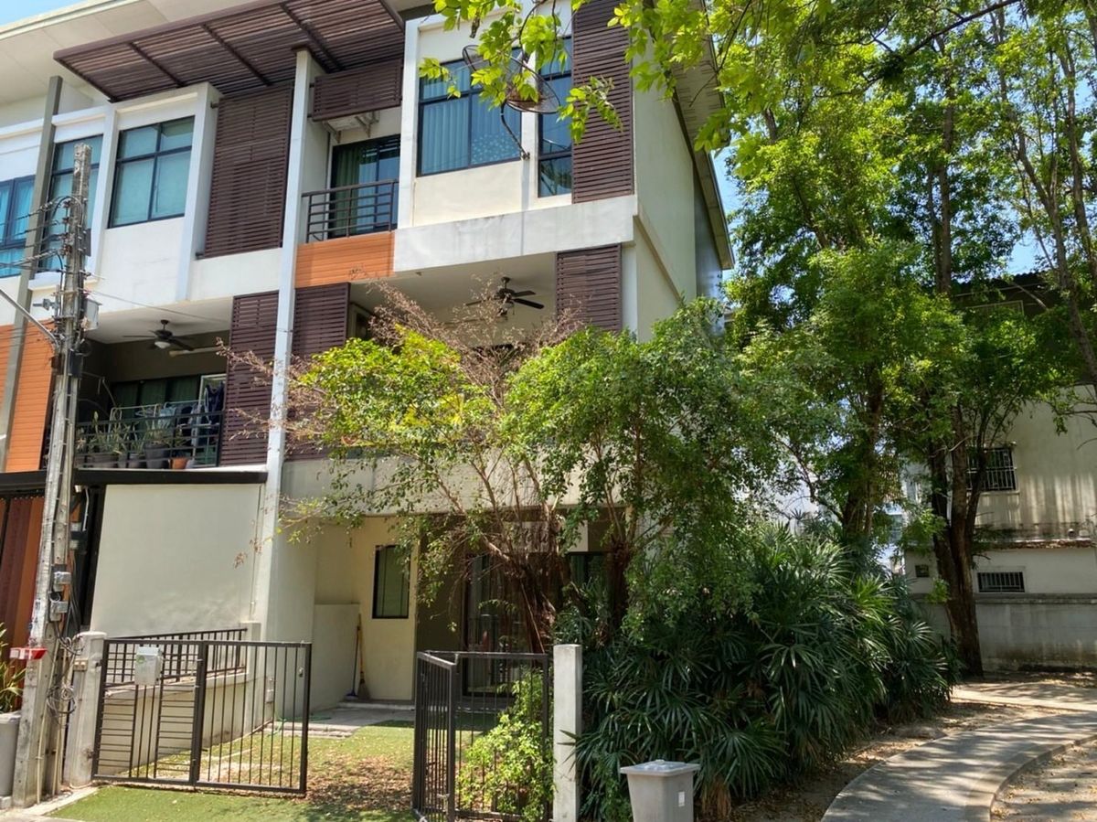 For RentTownhomeThaphra, Talat Phlu, Wutthakat : For rent ✨ Signet Village, Kanlapaphruek ✨ After a special price corner ready to move in // Inquire at Lineid: @thirdproperty