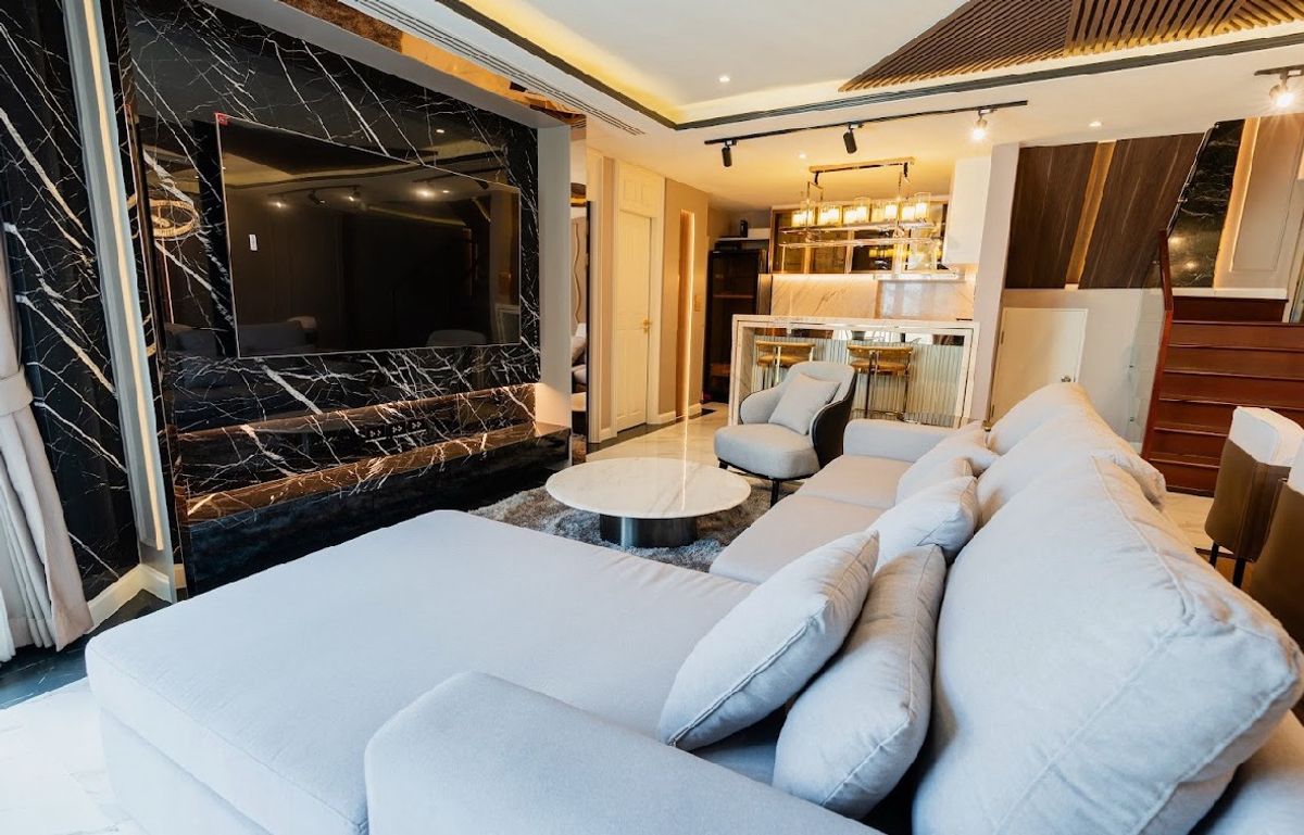 For SaleCondoRama9, Petchburi, RCA : For Sale Only‼ ️ Belle Grand Rama9 is very beautiful, full of Luxury Style! Duplex 2 layers, ready to invest a lot or in the KTV room) 💫