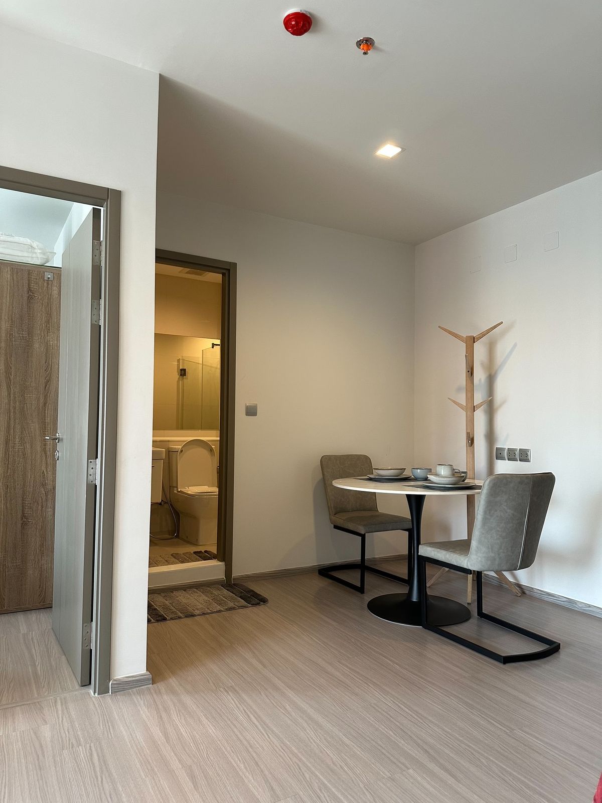 For RentCondoRama9, Petchburi, RCA : For rent Life Asoke Hype Price 25,000 baht [LAH0061]