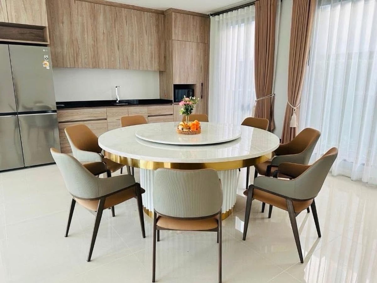 ขายบ้านพัฒนาการ ศรีนครินทร์ : 🏡Burasiri กรุงเทพกรีฑา - 4 ห้องนอน 5 ห้องน้ำ 3 ที่จอด 300 ตร.ม. | เพียง 32.5 ล้าน* หน้าบ้านไม่ร้อน นัดชมติดต่อ 📲 095-9299924 (K.เบนซ์) 
