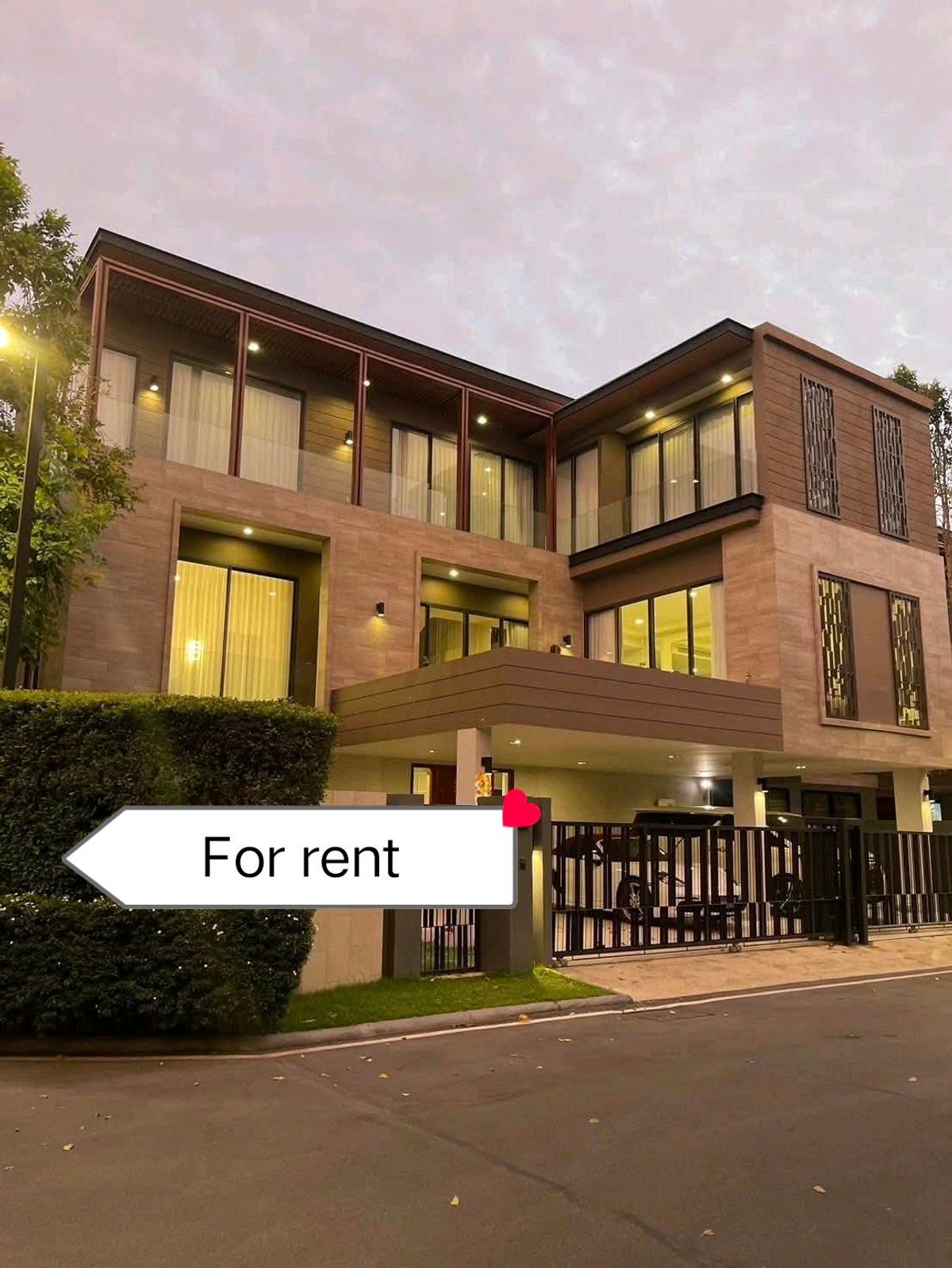 For RentHousePattanakan, Srinakarin : 🔥🔥 House for Rent Krungthep Kreetha 🔥🔥 Nearby Brighton International School