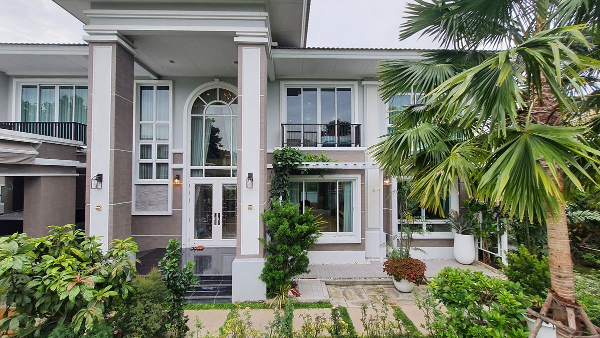 ขายบ้านพระราม 5 ราชพฤกษ์ บางกรวย : ขายบ้านหรู   2 ชั้น เนื้อที่ 189 ตรว.ม. Q House Avenue  พระราม5 เนื้อที่ 189  ตร.ว.4  ห้องนอน 5 ห้องน้ำ  สภาพบ้านดีมาก ตกแต่งหรู มีพื้นที่สีเขียวข้างบ้าน บรรยากาศร่มรื่น  ใกล้ทางด่วนศรีรัช     