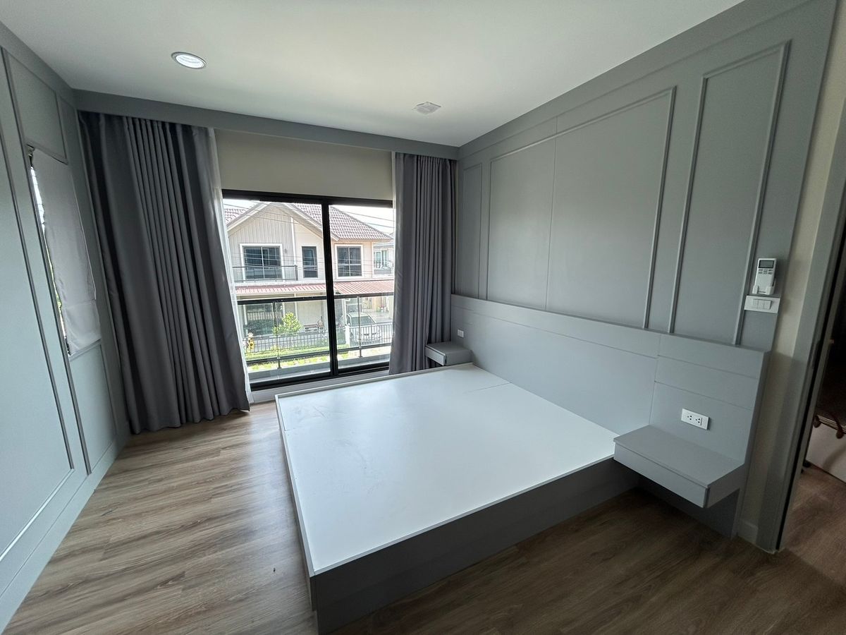 For SaleHousePhutthamonthon, Salaya : Pep Pinklao - Salaya / 4 Bedrooms (Sale), Pave Pinklao - Salaya / 4 Bedrooms (For Sale) BALL096