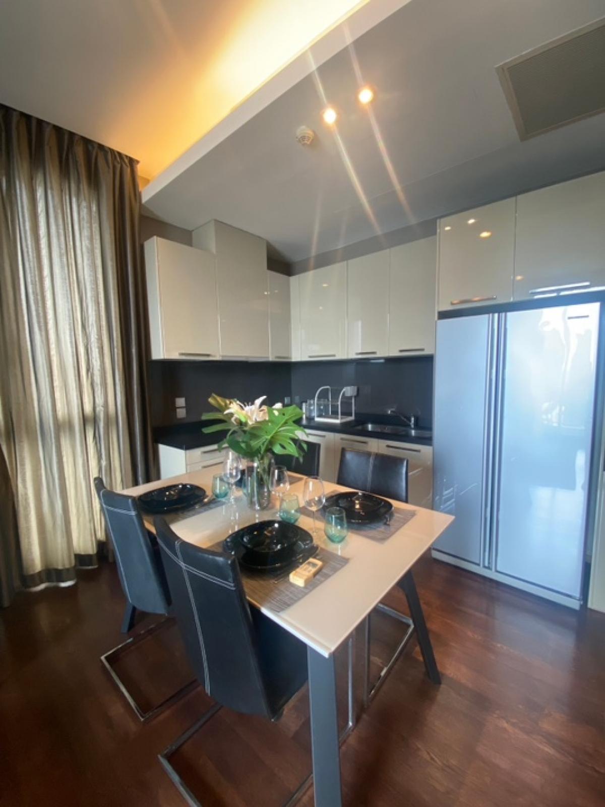ขายคอนโดสุขุมวิท อโศก ทองหล่อ : (FOR sale) คอนโด Quattro by Sansiri (ทองหล่อซอย4) สุขุมวิท55 2ห้องนอน 2ห้องน้ำ ชั้น 30 ตกแต่งพร้อมอยู่ ใจกลางเมือง ใกล้รถไฟฟ้าทองหล่อ (ขายพร้อมผู้เช่า)