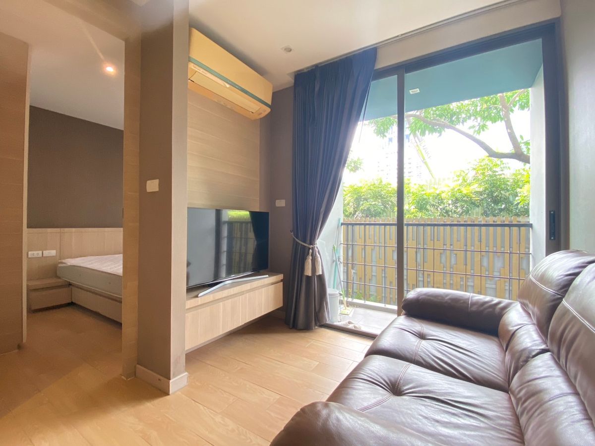 For RentCondoSilom, Saladaeng, Bangrak : Rent !! Condo Klass Silom 1 bedroom 32 sq.m., shady view, room with only 19,500 baht