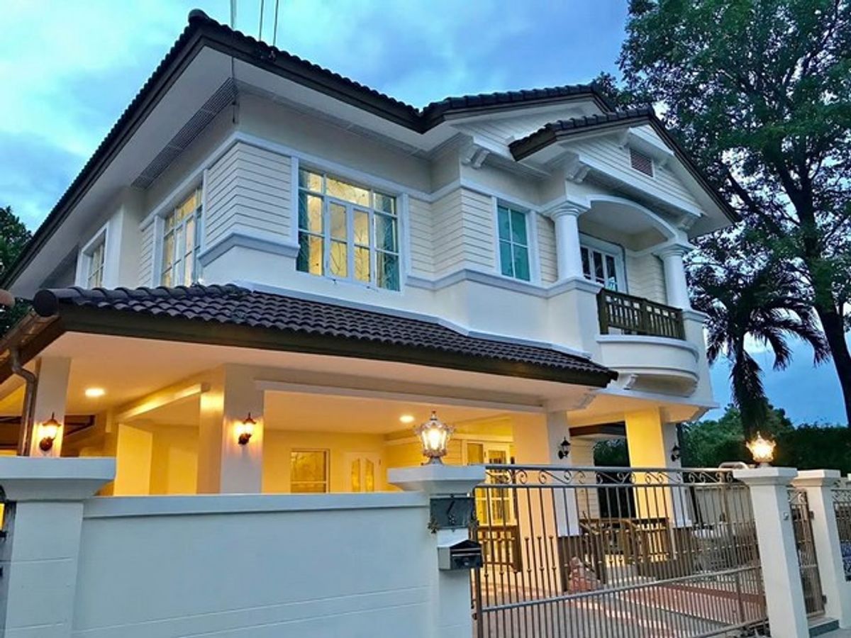 For RentHouseNonthaburi, Bang Yai, Bangbuathong : HR2639 House for rent Nantawan Village Ring-Rattanathibet New renovation, both close to Central Westgate