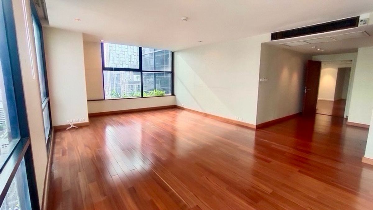 ขายคอนโดวิทยุ ชิดลม หลังสวน : 📢👇 เพนท์เฮาส์ดูเพล็กซ์สุดพิเศษ หายากมากในตลาด!ที่พักอาศัยที่มีเอกลักษณ์เฉพาะตัว พร้อมพื้นที่ใช้สอยกว้างขวาง บรรยากาศส่วนตัวและเงียบสงบ แต่สามารถเดินถึงศูนย์การค้าหรูและร้านอาหารชั้นนำได้ในไม่กี่ก้าว เหมาะสำหรับนักลงทุน ครอบครัว