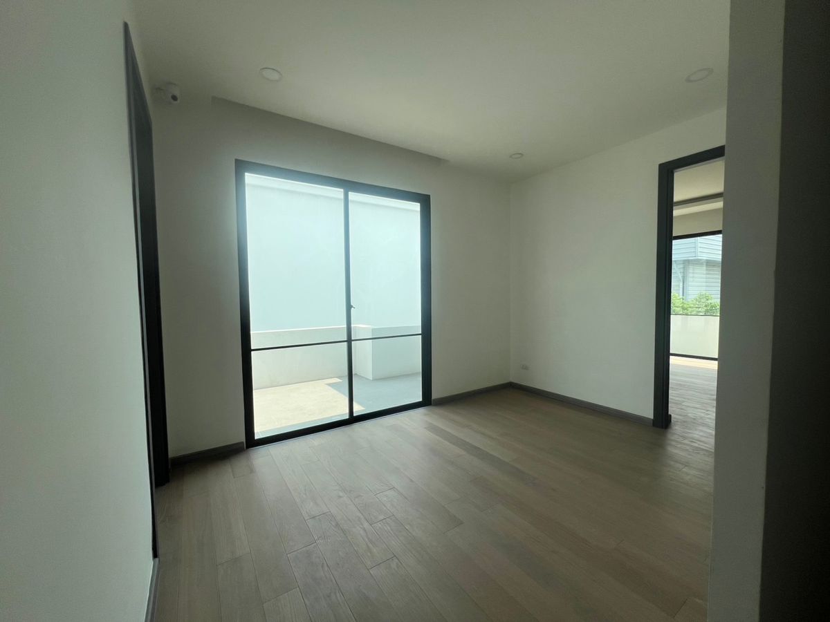 ให้เช่าบ้านเกษตร นวมินทร์ ลาดปลาเค้า : ให้เช่า บ้านเดี่ยวสไตล์รีเจนซี ขนาด 327 ตร.ม. | 4 ห้องนอน | 2 ที่จอดรถ, ระเบียงใหญ่ชั้น3สำหรับชมวิว, ทำเลใกล้ทางด่วนรามอินทรา และโรงเรียนนานาชาติ KPIS, SISB 