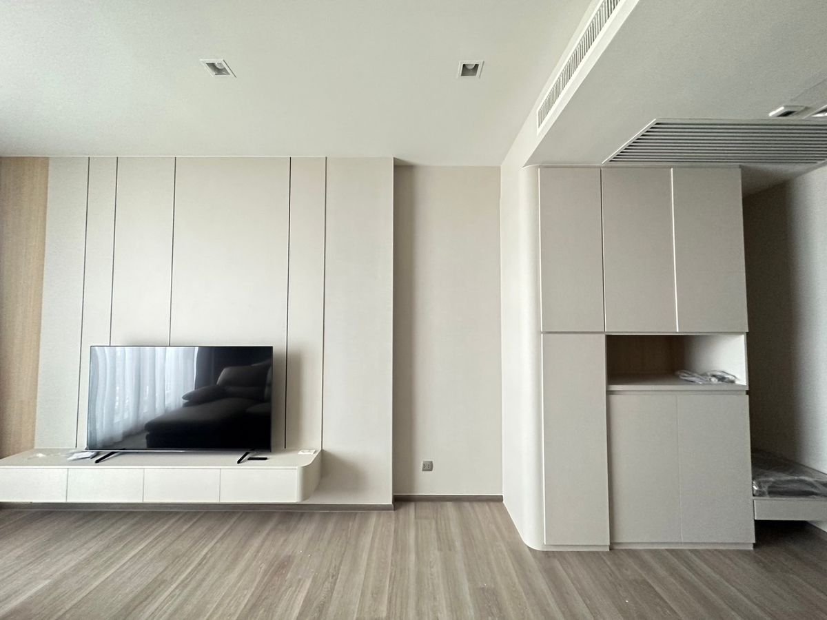 ให้เช่าคอนโดสาทร นราธิวาส : 🏙 Luxury Condo for Rent – Rhythm Charoenkrung Pavillion