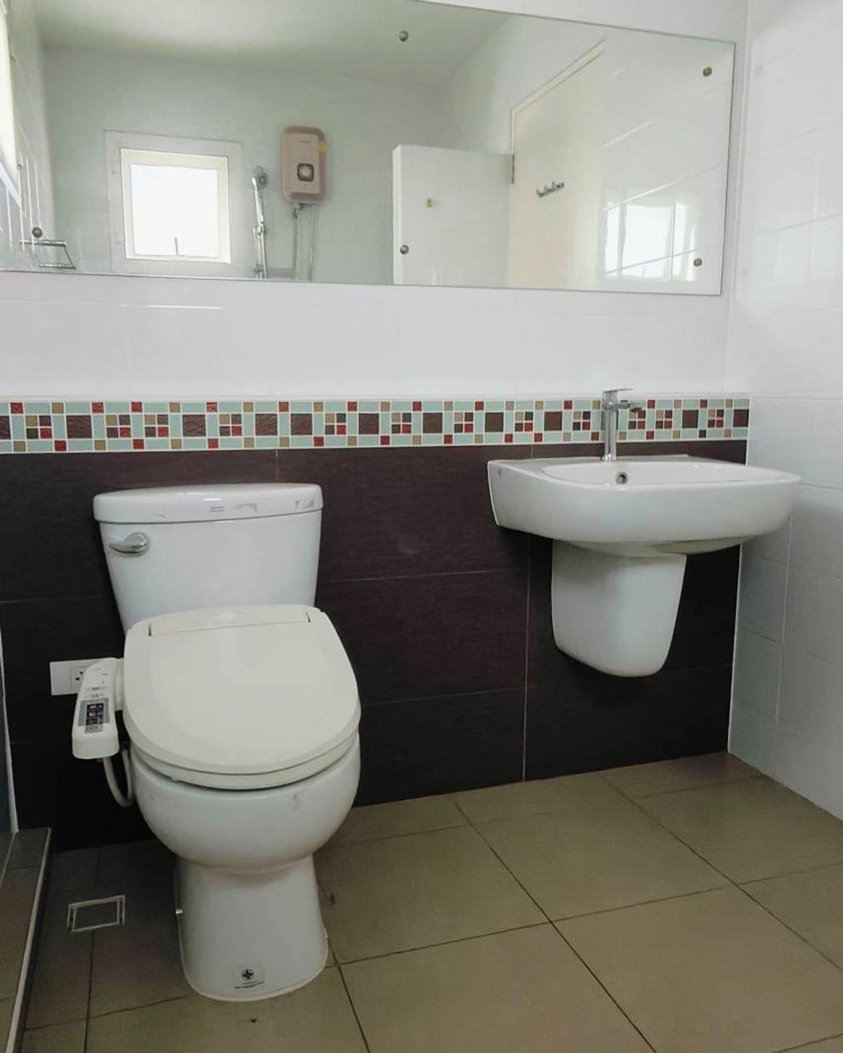 For SaleHousePhutthamonthon, Salaya : Single house in prime location Near the shopping center, no more than 6 km. 🔥 Chaiyapruk Pinklao - Sai 5 / 3 Bedrooms (For Sale), Chaiyapruk Pinklao - Sai 5 / 3 Bedrooms (FOR SALE) BALL095