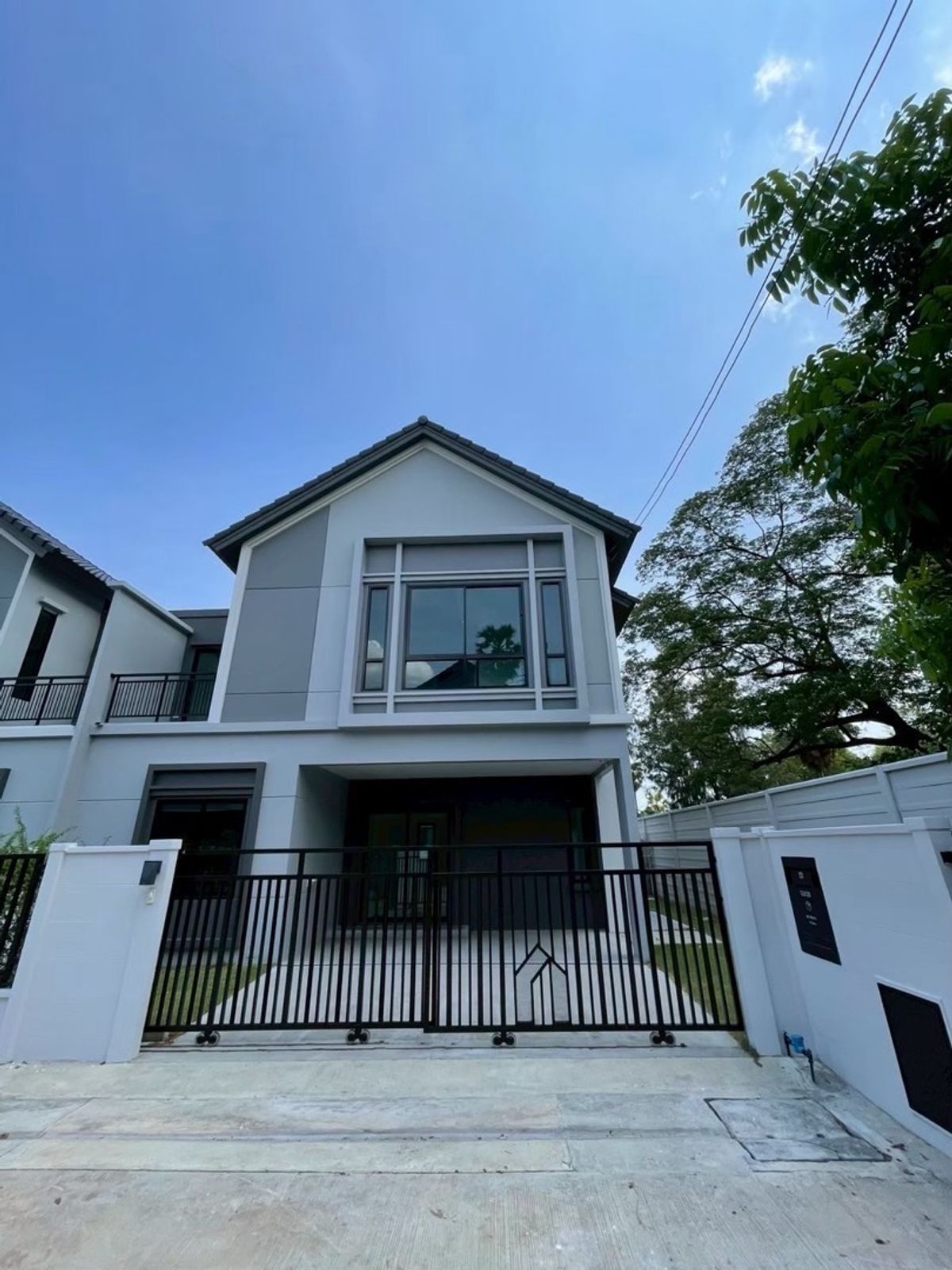 ขายปทุมธานี รังสิต ธรรมศาสตร์ : 🏡ทำเลติดถนนใหญ่ ไม่ตัองเข้าซอย ผ่อนต่ำล้านละ 3,500 💸 ด่วน‼️ จำนวนจำกัด 