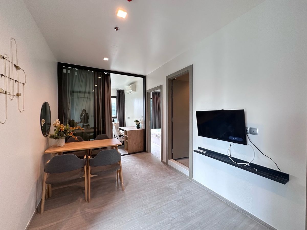 For RentCondoRama9, Petchburi, RCA : Life Asoke Rama9 - 2 Bedrooms, high floor, available room, add LINE @rentcondo (negotiable)