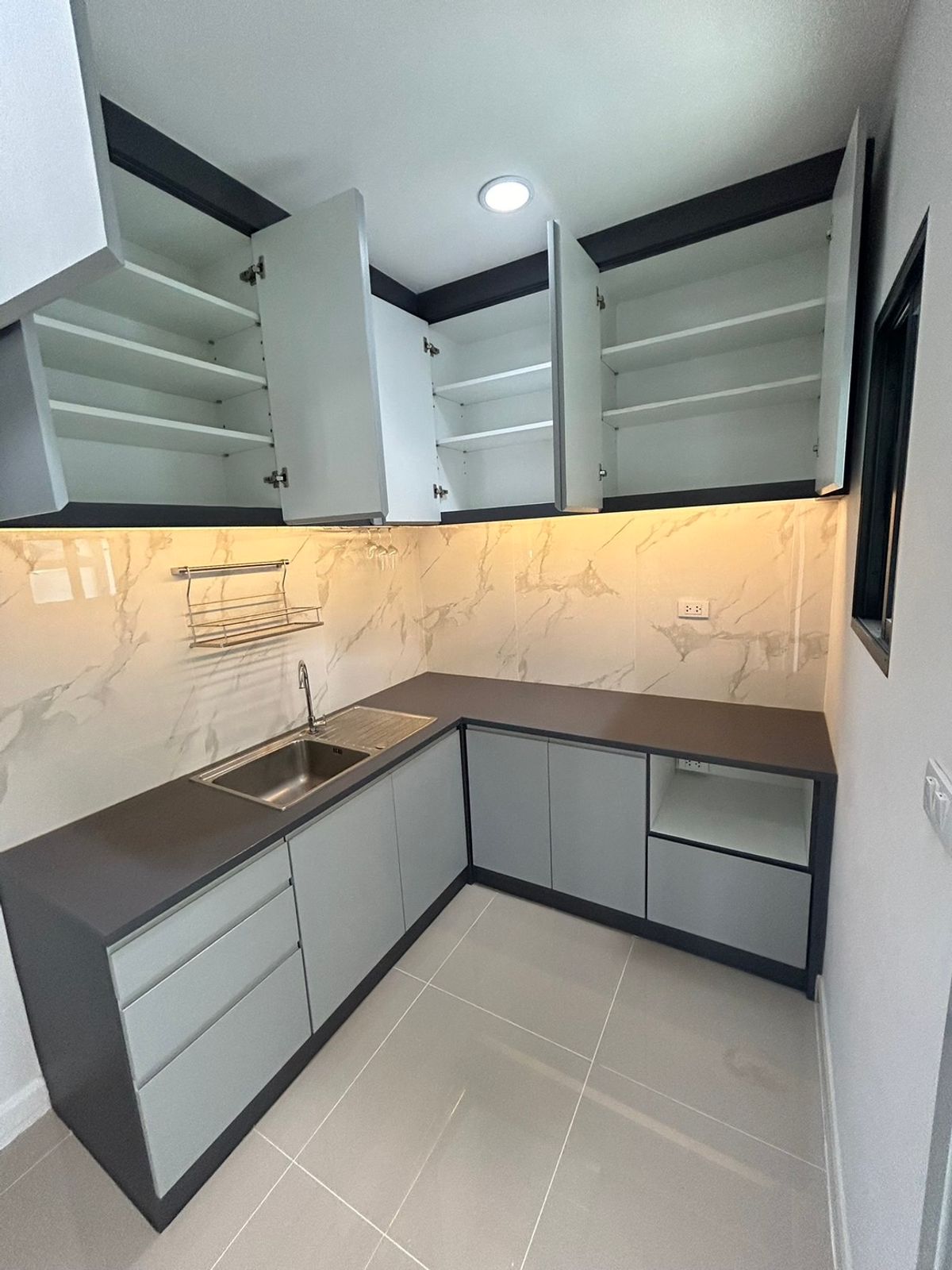 For SaleHousePhutthamonthon, Salaya : Pep Pinklao - Salaya / 4 Bedrooms (Sale), Pave Pinklao - Salaya / 4 Bedrooms (For Sale) BALL096