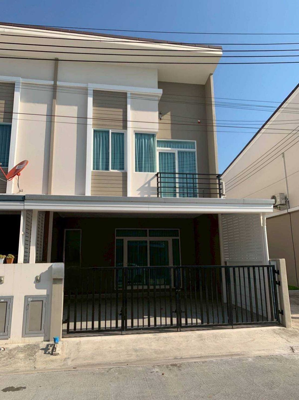 ให้เช่าทาวน์โฮมสมุทรปราการ สำโรง : ทาวน์เฮ้าส์ให้เช่า หมู่บ้านคาซ่าซิตี้ บางนา 132 ตร.ม. ใกล้ เมกาบางนา
