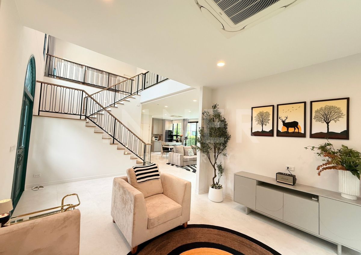 ให้เช่าบ้านพัฒนาการ ศรีนครินทร์ : 🏡 出租 | 🏡 紧邻Brighton国际学校，仅1分钟！💰 月租：300,000 泰铢