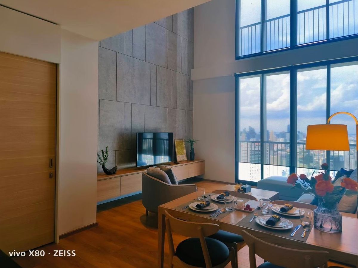 ให้เช่าคอนโดสุขุมวิท อโศก ทองหล่อ : FOR RENT  2 BEDROOM * DUPLEX *89 SQ.M  FULLY FURNITURE  READY TO MOVE