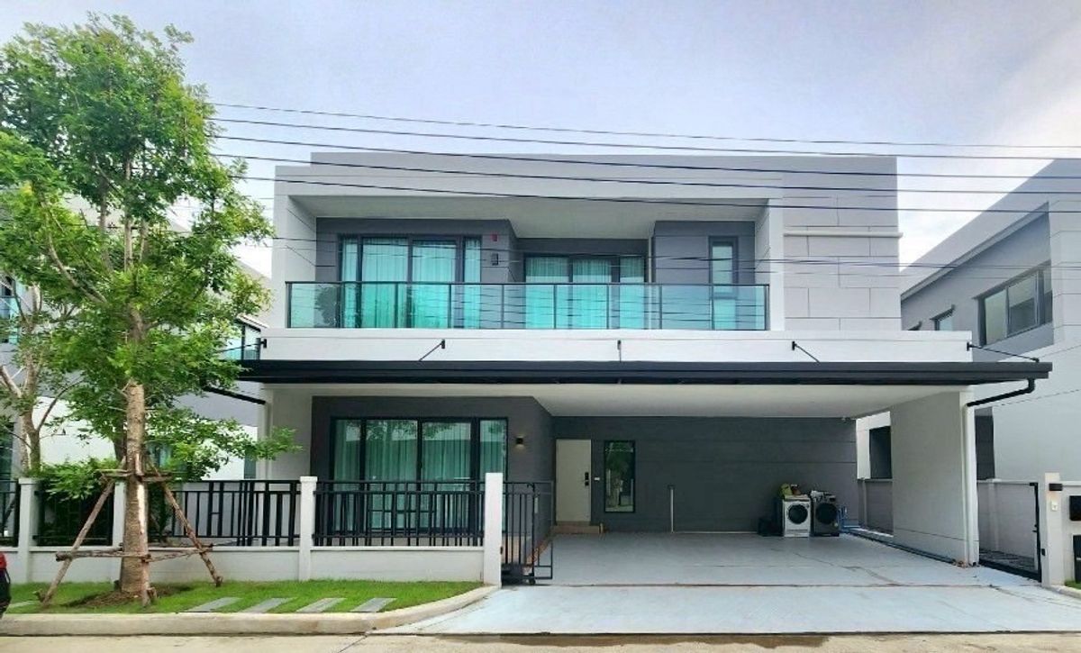 บ้านบางนา แบริ่ง ลาซาล : HOME002 
Centro Bangna 
Fully Furnished