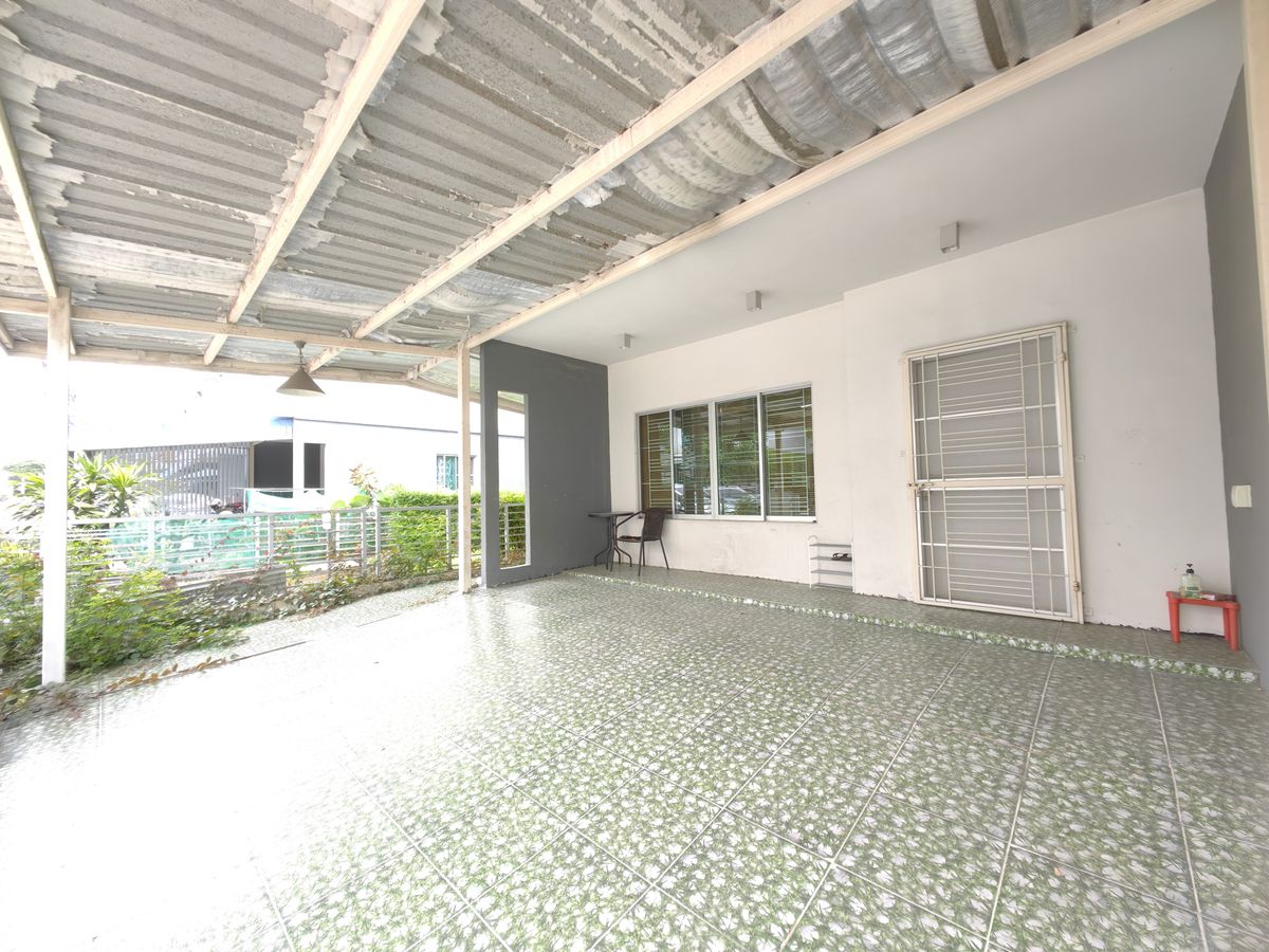 ขายทาวน์โฮมมีนบุรี-ร่มเกล้า : เดอะคอนเนค22 รามอินทรา-มีนบุรี  ทาวน์โฮม 2 ชั้น  พื้นที่ 112 ตร.ม. 28.3 ตร.ว. หลังริม ต่อเติมครัวด้านหลัง มีพื้นที่ข้างบ้าน