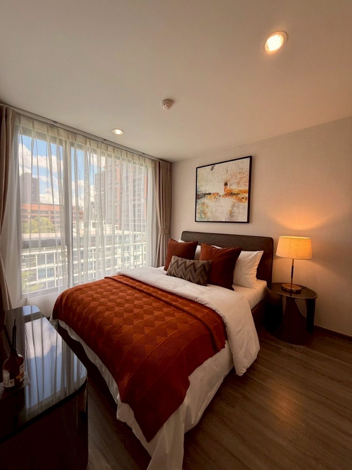 ให้เช่าคอนโดสุขุมวิท อโศก ทองหล่อ : Ready to Move In – Only 25,000 THB! Ideo Mobi Sukhumvit 40
