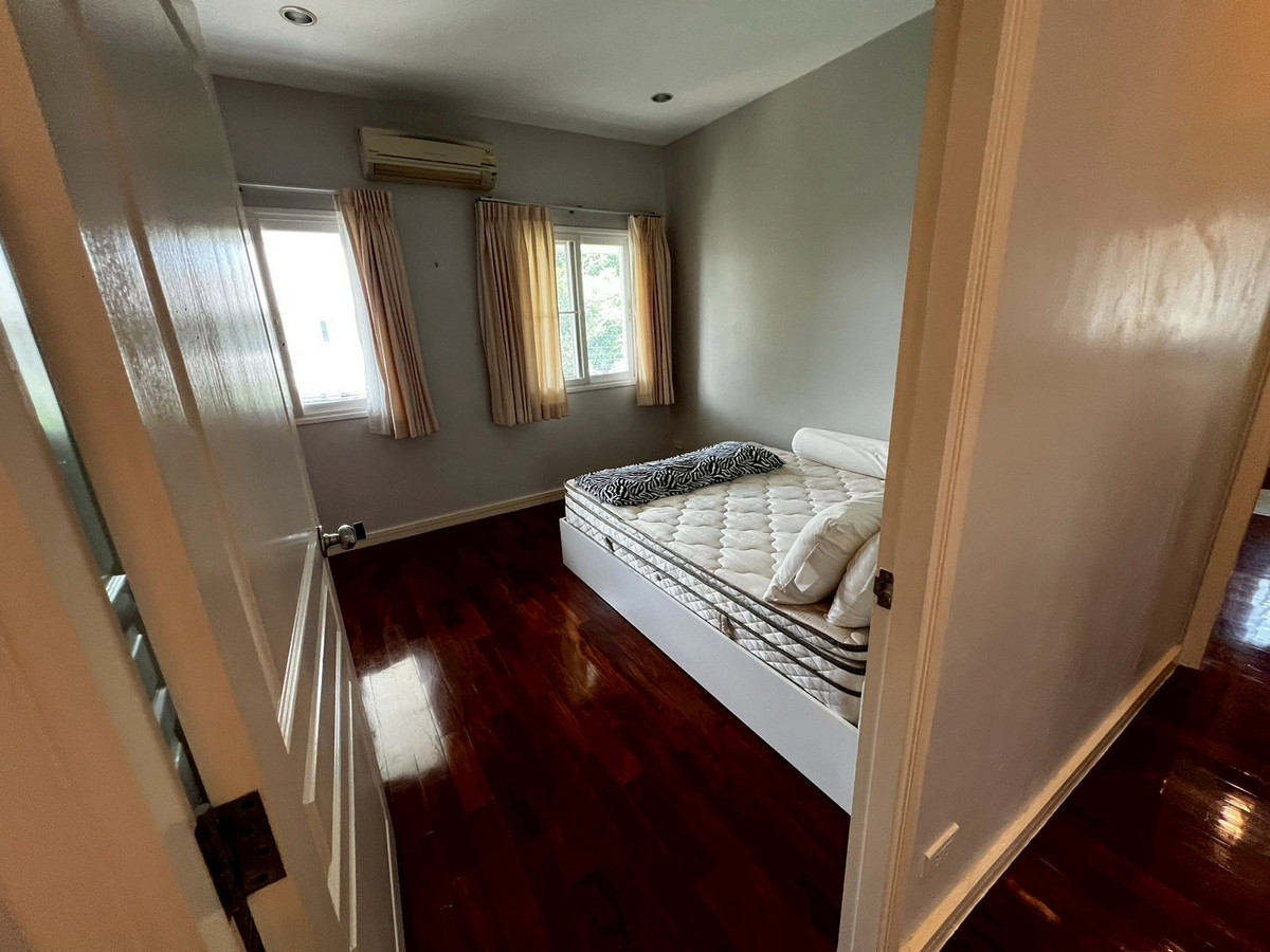 For RentHouseChaengwatana, Muangthong : house, 3 bedrooms, 3 bathrooms, close to HomePro Pakkret, near ISB International School.