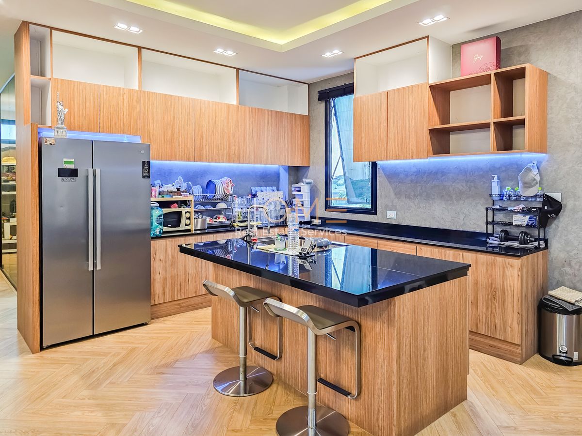 ขายสำนักงานนวมินทร์ รามอินทรา : อาคารสำนักงาน สุขาภิบาล 5 ซอย 22 / 4 ชั้น (ขาย), Office Building Sukhaphiban 5 Soi 22 / 4-storey (FOR SALE) TAN501