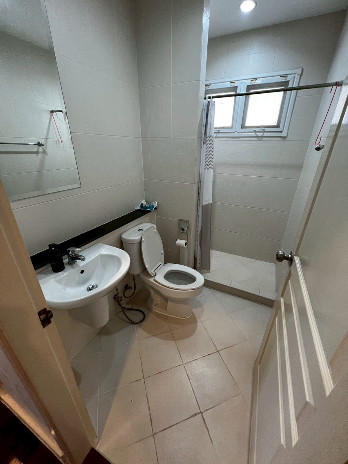 For RentHouseChaengwatana, Muangthong : house, 3 bedrooms, 3 bathrooms, close to HomePro Pakkret, near ISB International School.