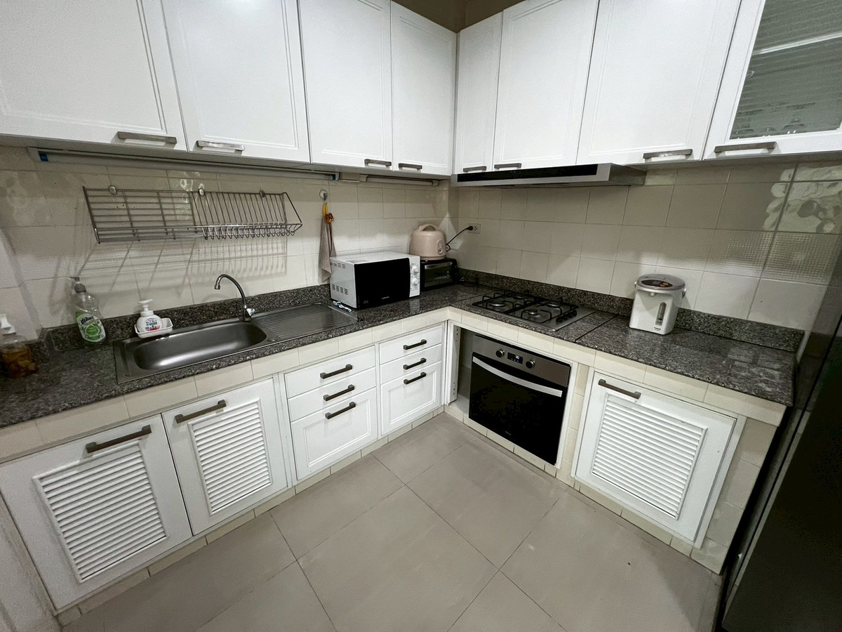 For RentHouseChaengwatana, Muangthong : house, 3 bedrooms, 3 bathrooms, close to HomePro Pakkret, near ISB International School.