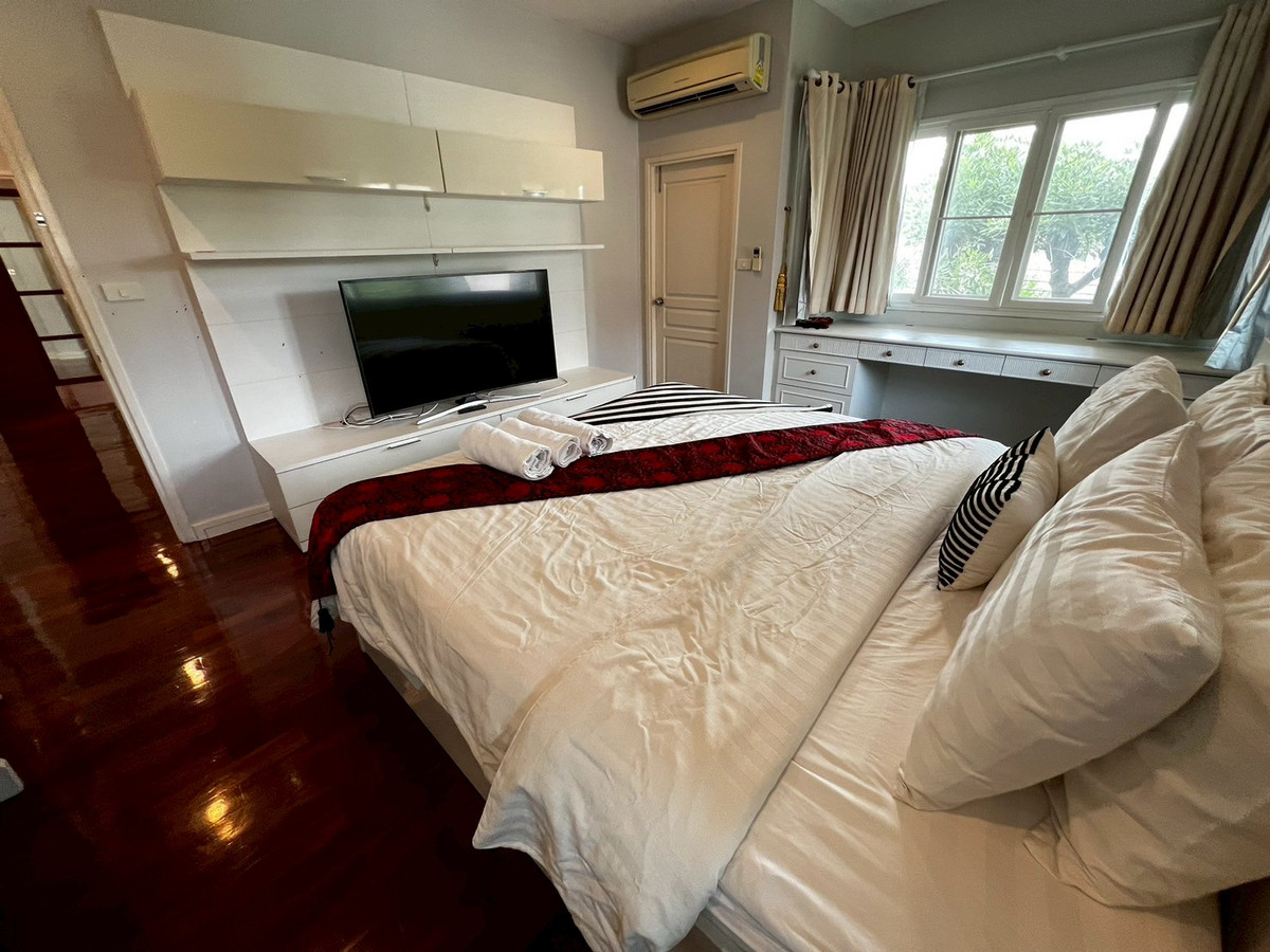 For RentHouseChaengwatana, Muangthong : house, 3 bedrooms, 3 bathrooms, close to HomePro Pakkret, near ISB International School.