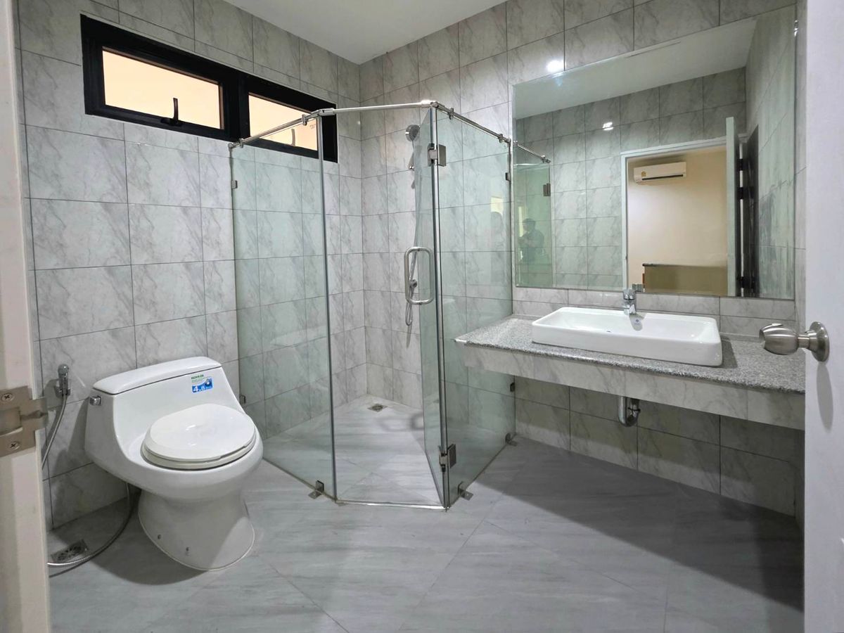 ขายบ้านสมุทรปราการ สำโรง : ขายด่วนบ้านเดี่ยว 3 ชั้น บ้านใหม่ 5นอน กฤษดานคร 21 ราคาพิเศษสุด