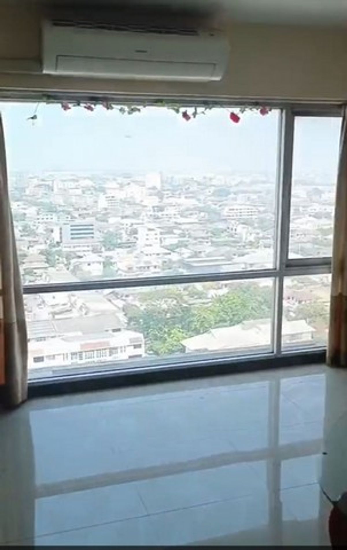 For SaleCondoSapankwai,Jatujak : Condo for sale, polite, 2 beds, 69 sqm, high corner room, beautiful view near MRT Lat Phrao