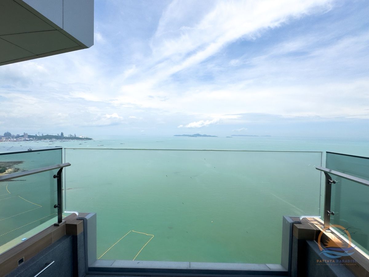 คอนโดพัทยา บางแสน ชลบุรี สัตหีบ : Arom Wongamat - 2 ห้องนอน วิวทะเลชั้นสูง พร้อม Private Jacuzzi ที่ระเบียง