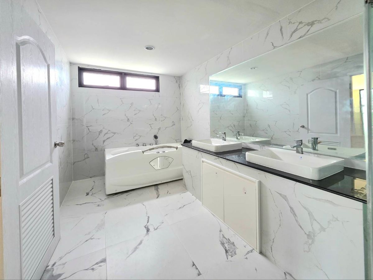 ขายบ้านสมุทรปราการ สำโรง : ขายด่วนบ้านเดี่ยว 3 ชั้น บ้านใหม่ 5นอน กฤษดานคร 21 ราคาพิเศษสุด