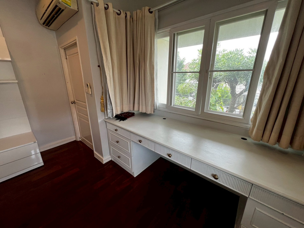 For RentHouseChaengwatana, Muangthong : house, 3 bedrooms, 3 bathrooms, close to HomePro Pakkret, near ISB International School.