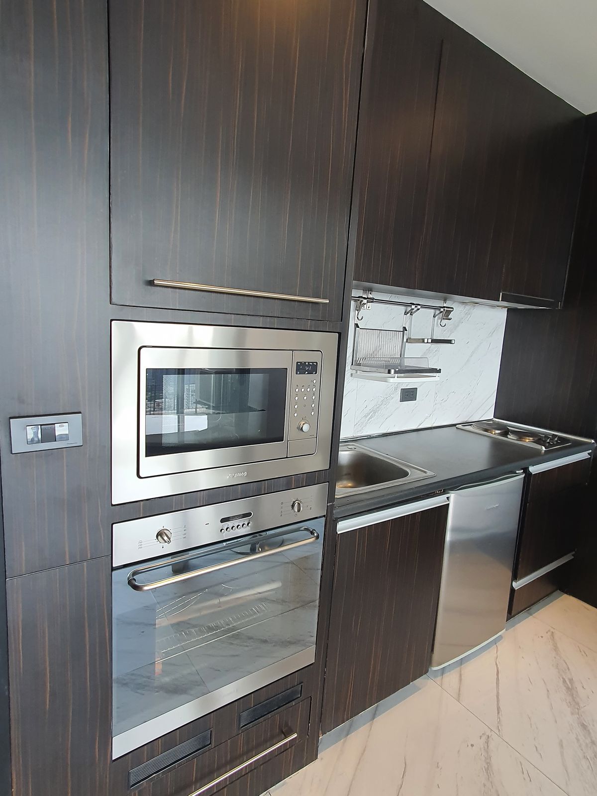 For SaleCondoLadprao, Central Ladprao : The highest in Ladprao, luxury condo 51.9 sqm. Floor 44, the view of all buildings, reserved urgently, Di Issara Ladprao, only 400 meters. To MRT Ladprao, the opportunity of the year, investment today for value tomorrow! Rare Unit Gold location is lower t