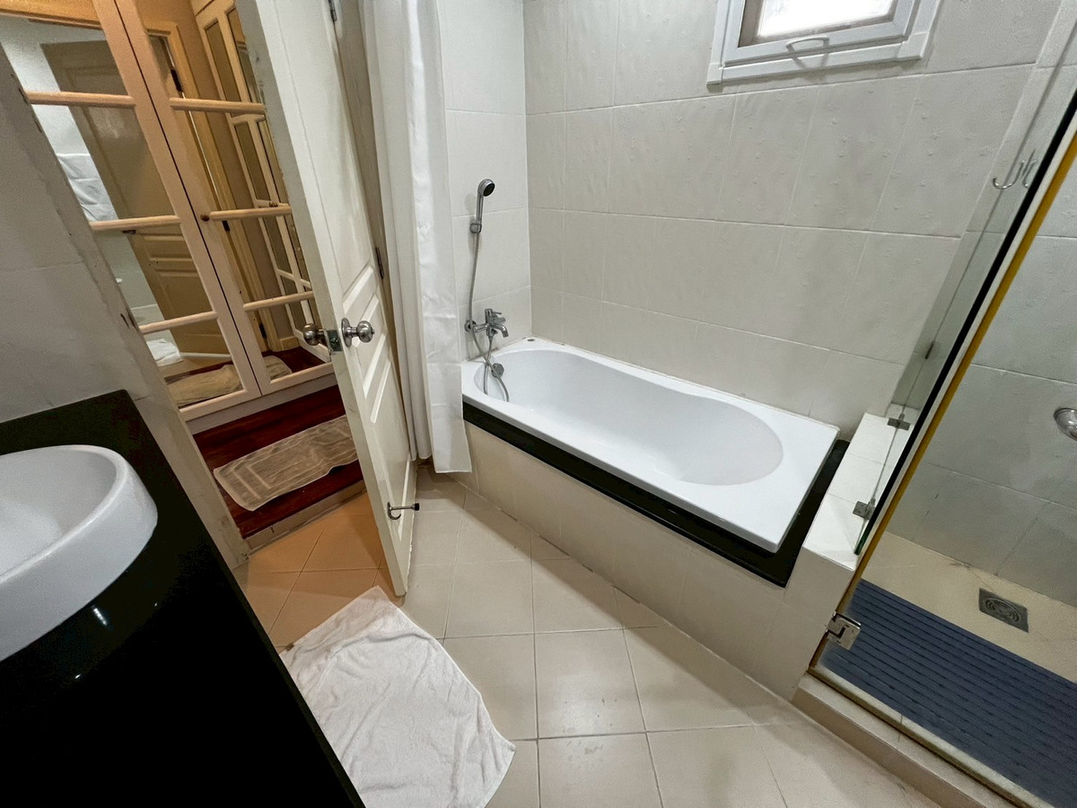 For RentHouseChaengwatana, Muangthong : house, 3 bedrooms, 3 bathrooms, close to HomePro Pakkret, near ISB International School.