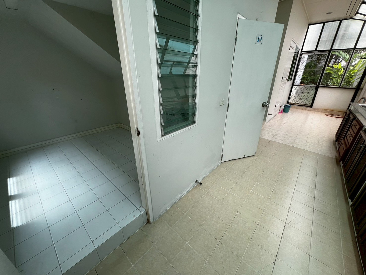 For RentHouseChaengwatana, Muangthong : house, 3 bedrooms, 3 bathrooms, close to HomePro Pakkret, near ISB International School.