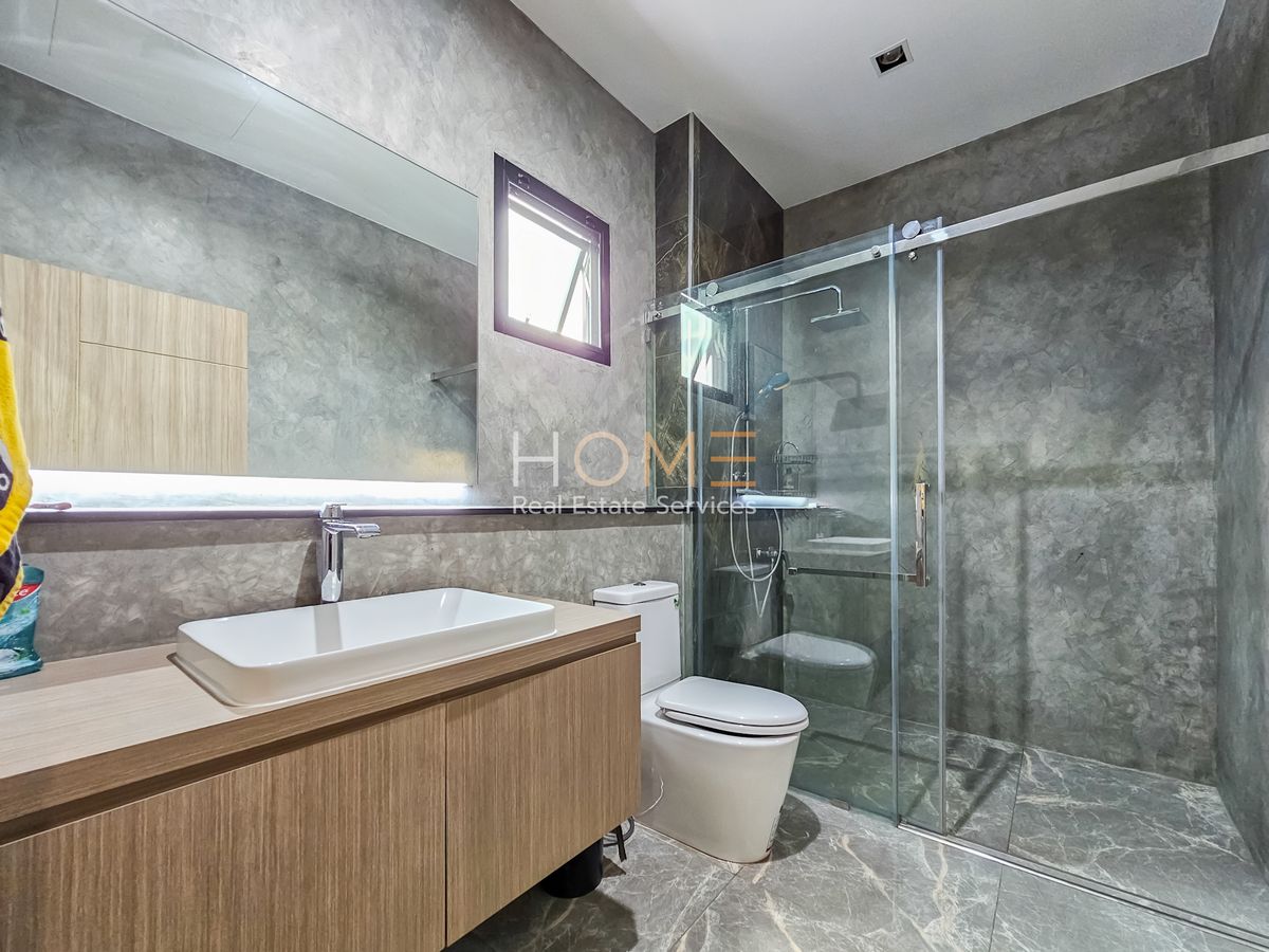 ขายสำนักงานนวมินทร์ รามอินทรา : อาคารสำนักงาน สุขาภิบาล 5 ซอย 22 / 4 ชั้น (ขาย), Office Building Sukhaphiban 5 Soi 22 / 4-storey (FOR SALE) TAN501