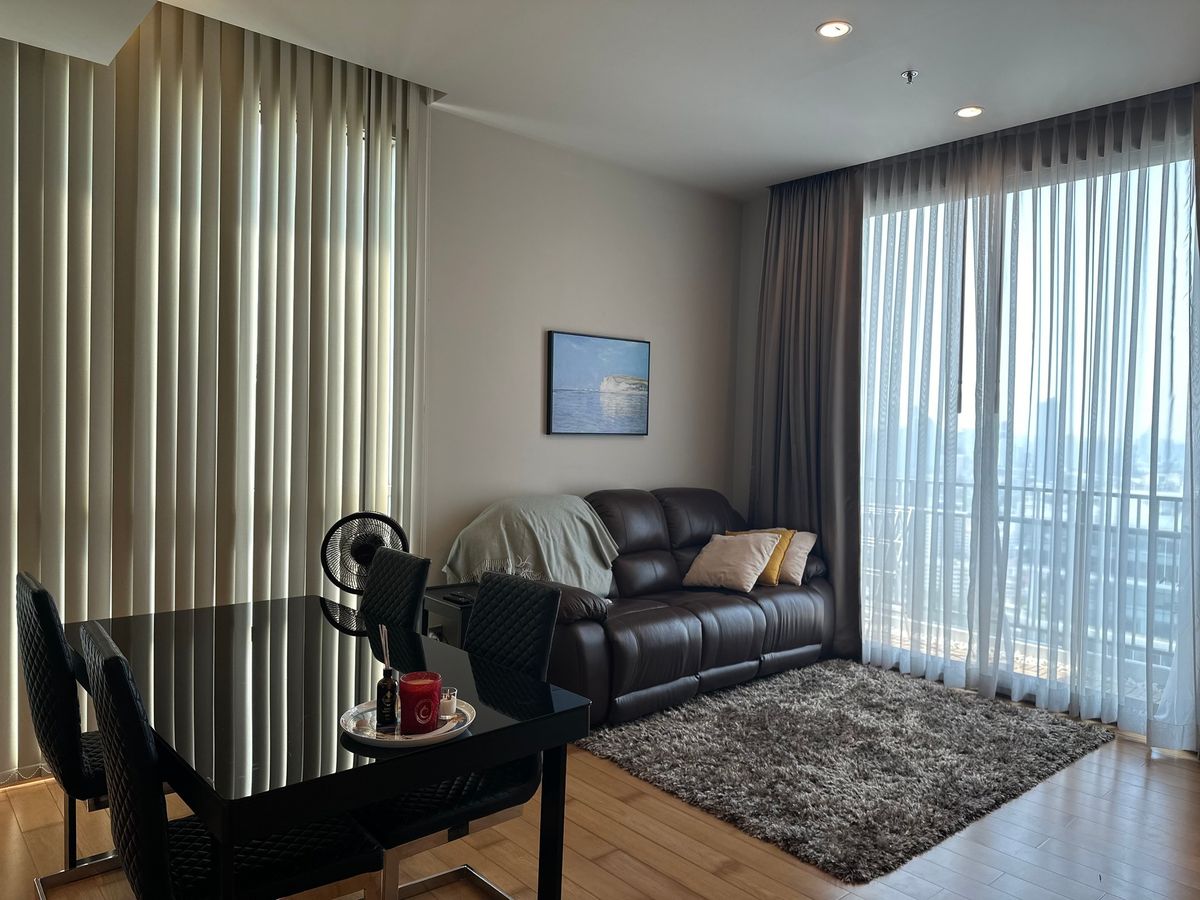 For RentCondoSukhumvit, Asoke, Thonglor : Quatttro by Sansiri / Luxury Condo near BTS Thonglor Marche / 2 bedrooms 84 sq.m. Call 0937890899