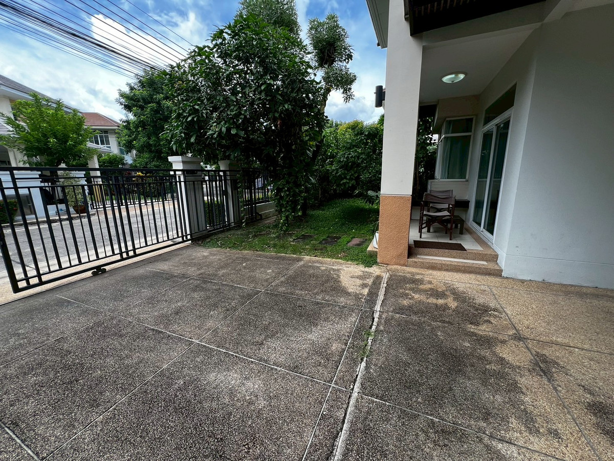 For RentHouseChaengwatana, Muangthong : house, 3 bedrooms, 3 bathrooms, close to HomePro Pakkret, near ISB International School.