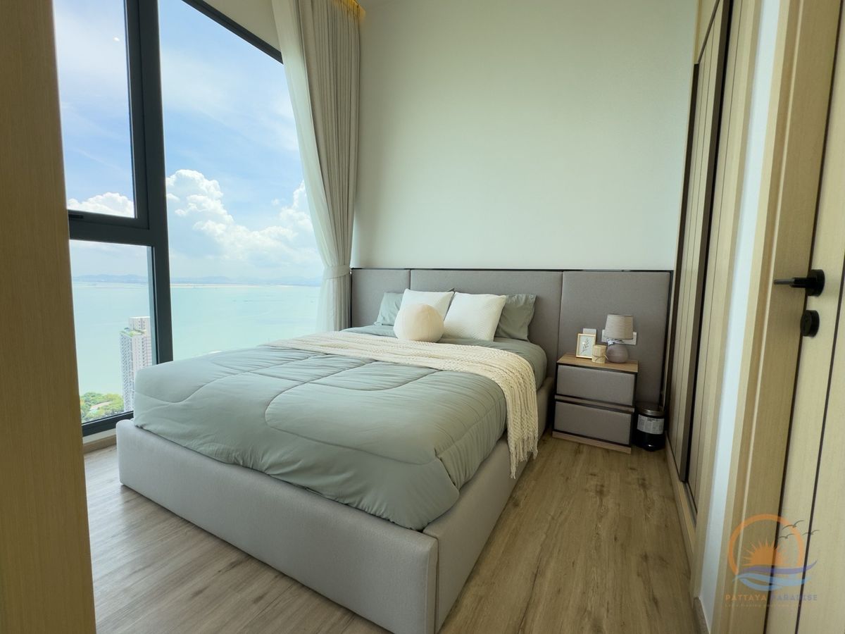 คอนโดพัทยา บางแสน ชลบุรี สัตหีบ : Arom Wongamat - 2 ห้องนอน วิวทะเลชั้นสูง พร้อม Private Jacuzzi ที่ระเบียง