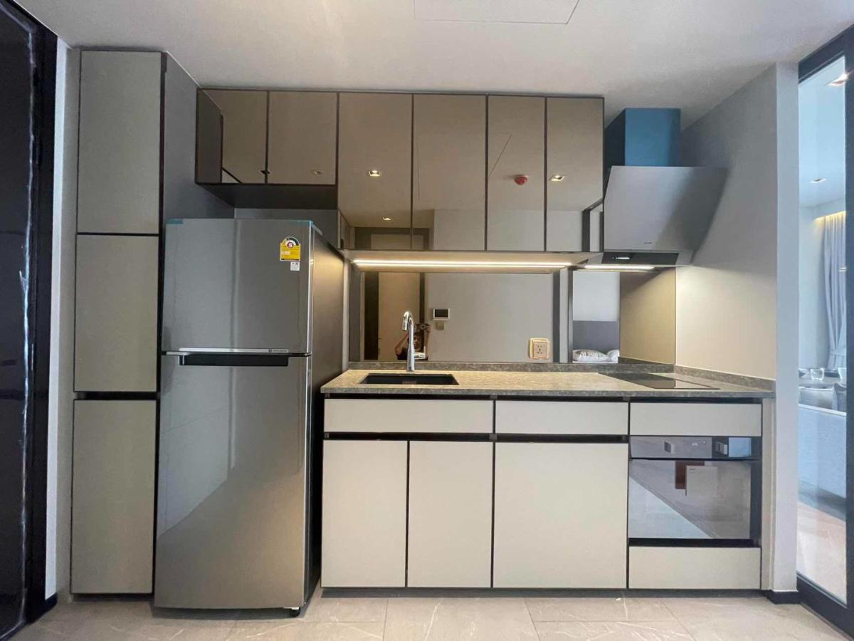 ให้เช่าคอนโดสุขุมวิท อโศก ทองหล่อ : 🔥ให้เช่าด่วน🔥คอนโด The Reserve61 Hideaway ใกล้ Bts เอกมัย ใกล้ห้างดองกิ มอลล์ /  เฟอร์นิเจอร์ครบ พร้อมเข้าอยู่ (รับชาวต่างชาติ)