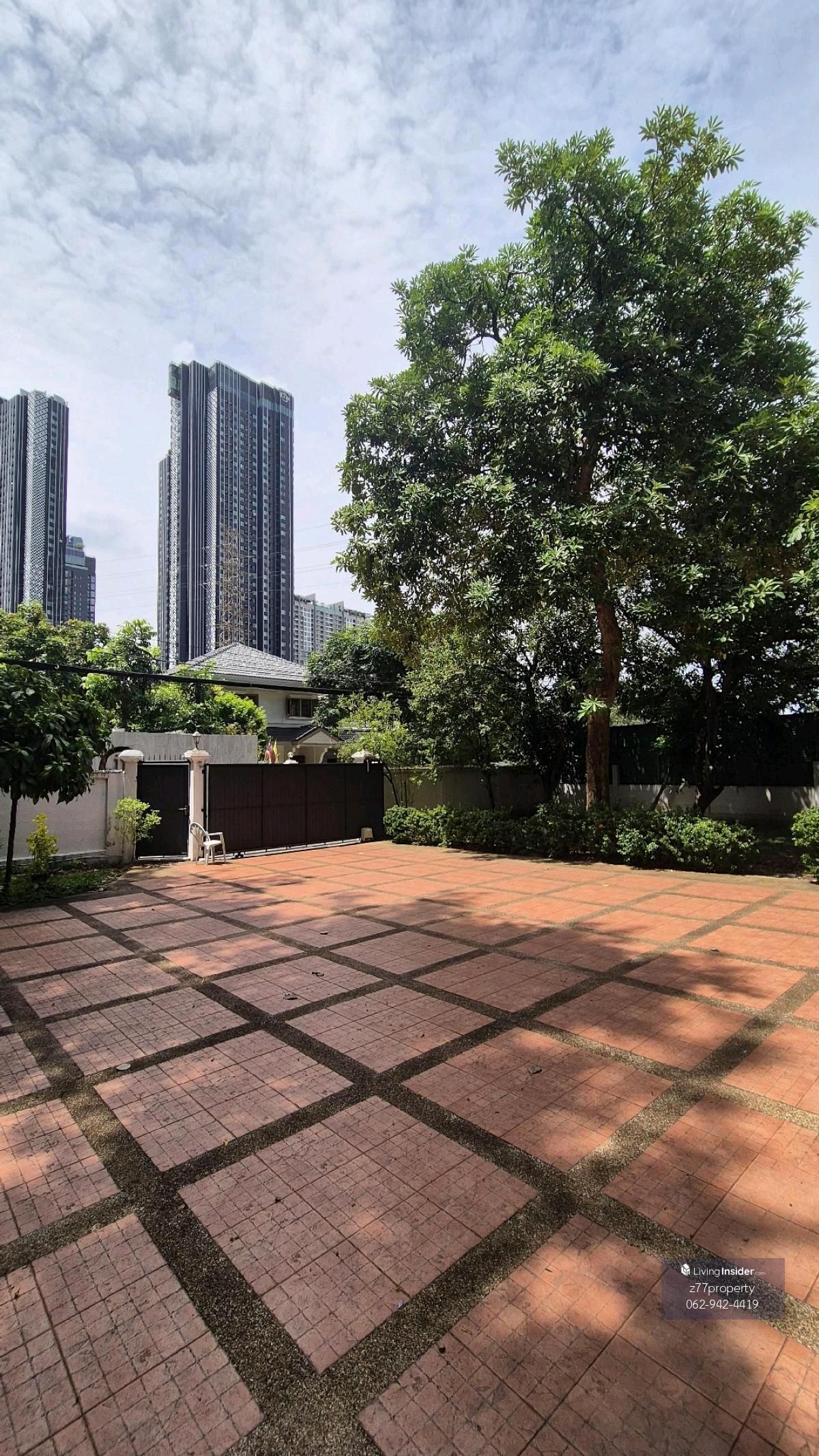 ขายบ้านลาดพร้าว เซ็นทรัลลาดพร้าว : !!! ขายที่ดินพร้อมบ้าน ใจกลางเมือง ใกล้ 5 แยกลาดพร้าว ตรงข้ามเซ็นทรัลลาดพร้าว  The central พหลโยธิน เดินไป BTS ได้สะดวก   